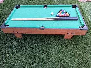 Mini mesa de billar con accesorios