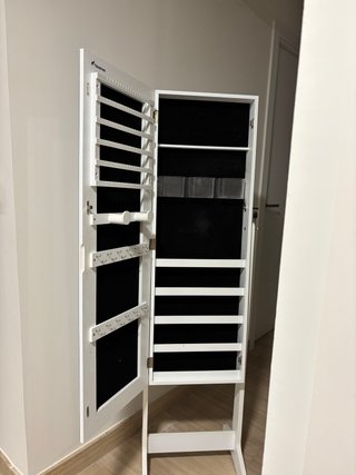 Espejo joyero de pie blanco