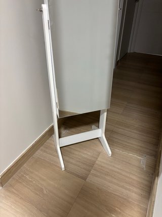 Espejo joyero de pie blanco