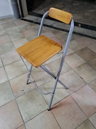 3 Taburetes madera y hierro 1m d altura.20€ c.u