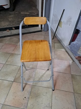 3 Taburetes madera y hierro 1m d altura.20€ c.u