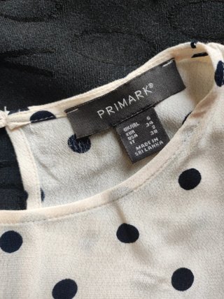 Blusa Primark lunares beige y negro talla xs