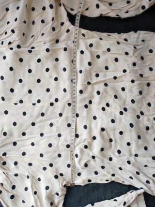 Blusa Primark lunares beige y negro talla xs