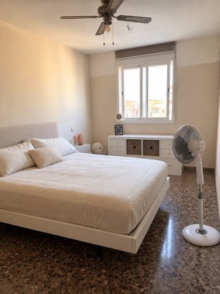 Somier y cabecero beige/blanco Para cama de 1,50m