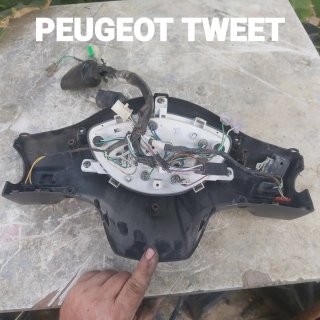 Carcasa, botonera y marcador Peugeot Tweet