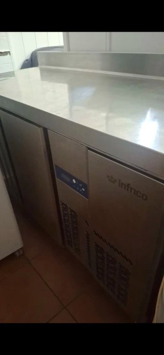 Vitrina Fría + Cajonera y Expositor
