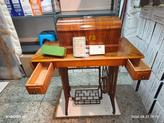 Máquina de Coser Alfa Años 50