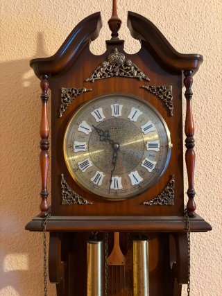 Reloj de pared antiguo