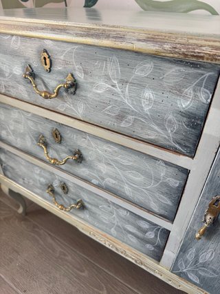 Cómoda o aparador vintage madera Pintado a mano