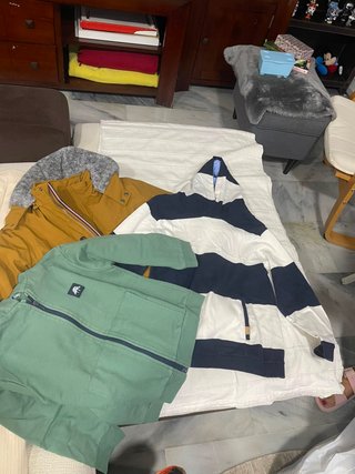 Conjunto Ropa Niño: Abrigo y Sudaderas Mayoral