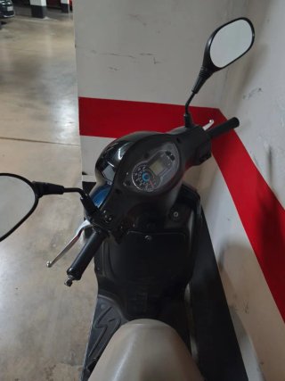 Peugeot Tweet 125 gris/negro