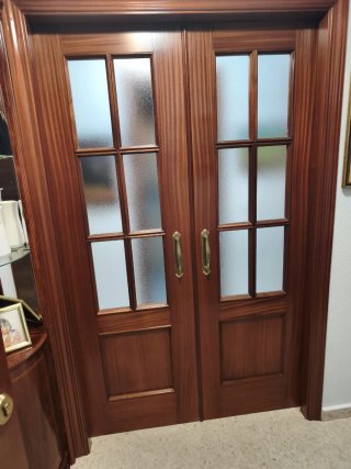 Puerta madera interior