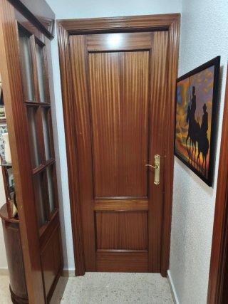 Puerta madera interior