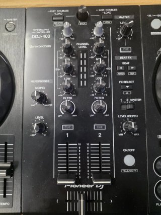 Controlador DJ Pioneer DDJ-400 Negro