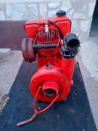 Motobomba antigua Piva