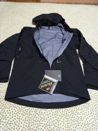 Chaqueta Arc'teryx Alpha SV Talla M Negra