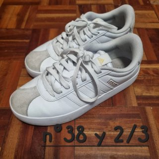 Zapatillas Adidas Talla 38.5 Blancas y Grises