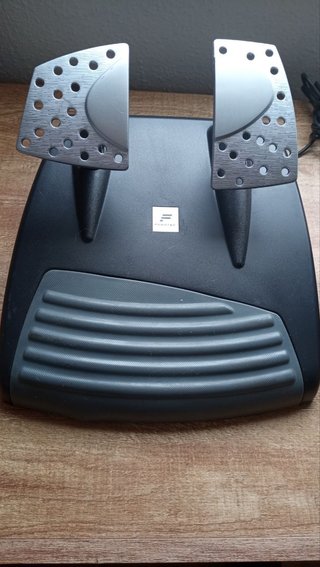 Volante Fanatec PS2 con Pedales