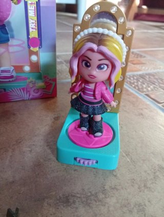 KookyLoos Fashion Challenge Sarah Muñeca