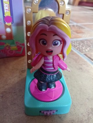 KookyLoos Fashion Challenge Sarah Muñeca