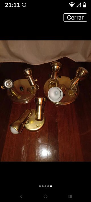 Plafones de metal dorados