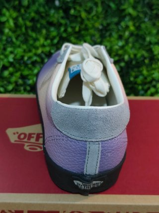 Zapatillas Vans grises y moradas
