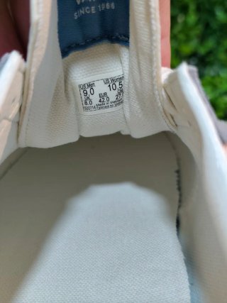 Zapatillas Vans grises y moradas