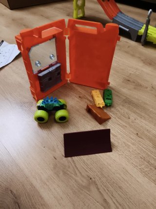 Pista Hot Wheels Monster Trucks más maletín