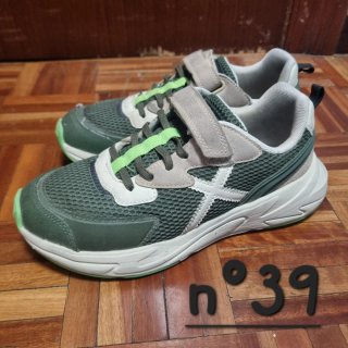 Zapatillas deportivas verdes y blancas talla 39