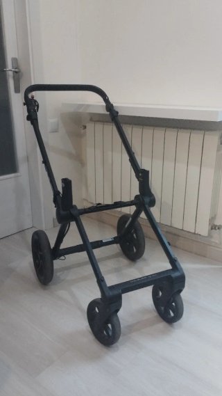 Carrito Jané Muum + Capazo Matrix Light 2 Rojo