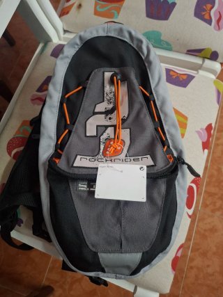 Mochila Rockrider senderismo gris naranja