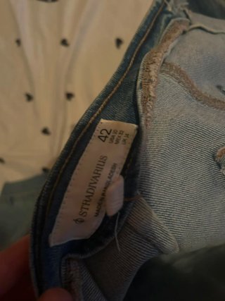 Pantalón ancho Stradivarius D77