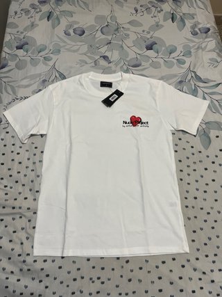 Camiseta Nude Project