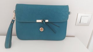 Bolso bandolera azul turquesa elegante