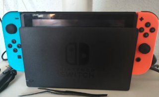 Nintendo Switch Azul y Naranja con Caja