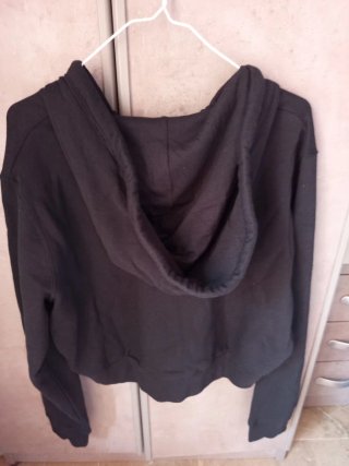 Sudadera Hollister Crop Negra Talla L sin estrenar