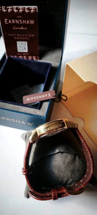 Reloj Thomas Earnshaw Esqueleto Dorado