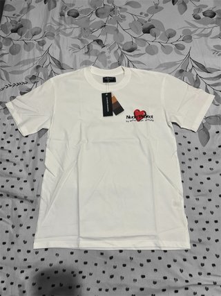 Camiseta Nude Project