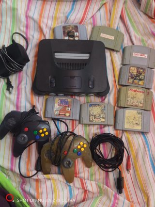 Nintendo 64 Americana Negra y Marrón