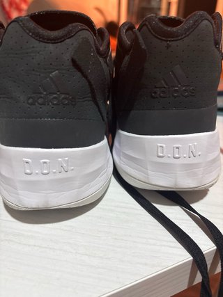 Zapatillas Baloncesto Adidas Negras Talla 42.