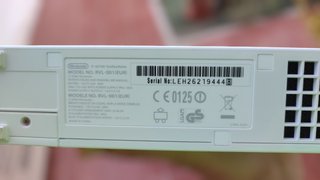 Consola Nintendo Wii + 2 mandos + Wii Sports