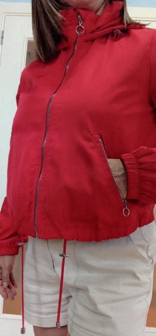 Cazadora cortavientos Bershka M