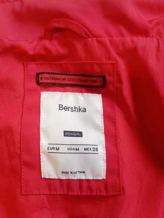 Cazadora cortavientos Bershka M