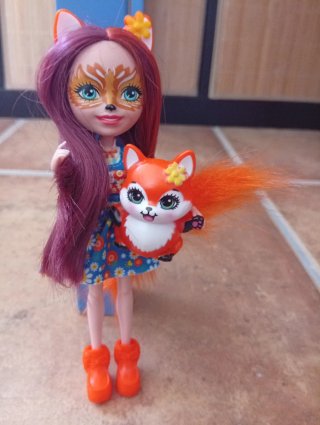Muñeca Enchantimals Felicity Fox con Flick
