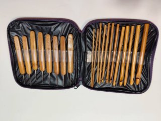 Set de agujas de ganchillo de bambú