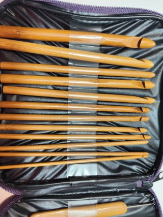 Set de agujas de ganchillo de bambú