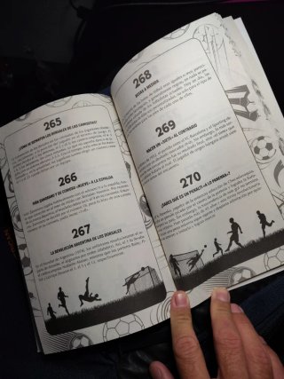 365 Curiosidades Alucinantes Sobre El Fútbol / ...