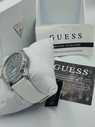 Reloj Guess Mujer Blanco y Plateado