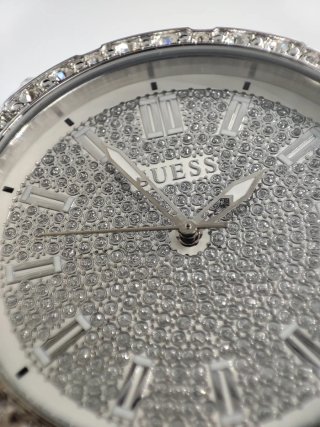Reloj Guess Mujer Blanco y Plateado