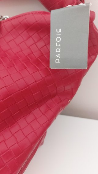 Bolso Parfois rojo efecto trenzado